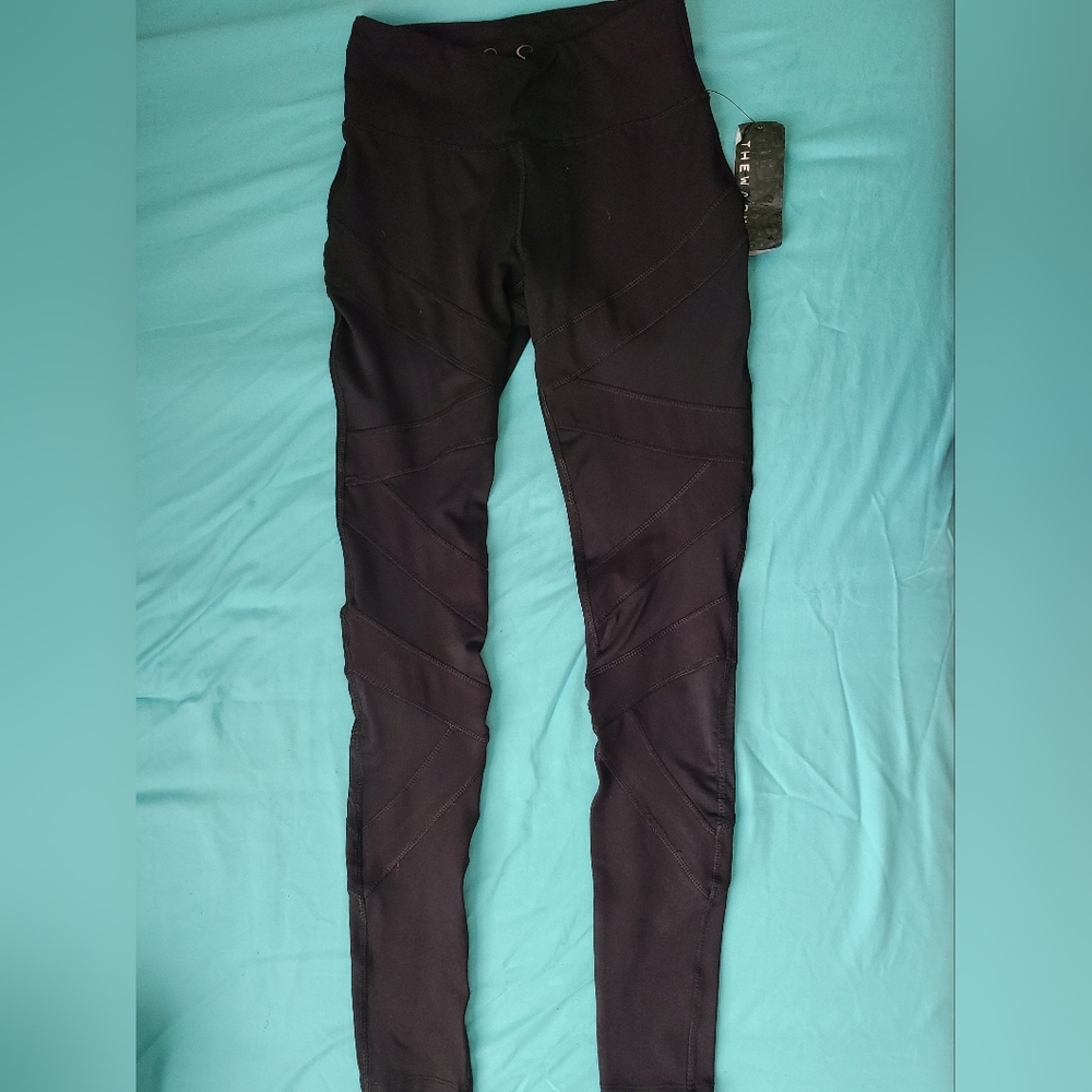 The Warmup Black Leggings with Stripes Detail